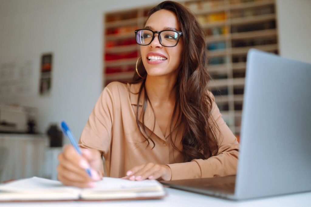 9 Top AI Training Sites to Earn Extra Cash From Home