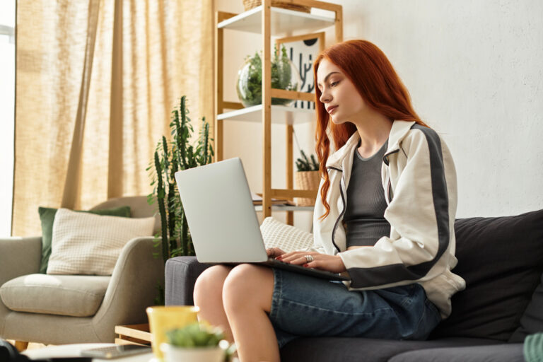 7 Remote Facebook Jobs and Money Making Opportunities