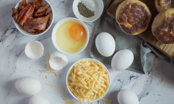 Egg Bacon + Cheese Breakfast Cups Recipe #breakfast #eggs