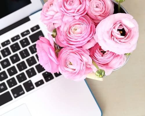 How This Digital Media Entrepreneur Helps Moms Grow Their Businesses