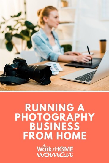 Would you like to work as a photographer? Find out how this mom got her start and is able to run a photography business from her home. #business #photographer via @theworkathomewoman