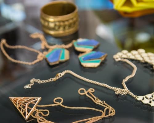 From Hobby to Entrepreneur - How This Jewelry Designer Started Her Own Business